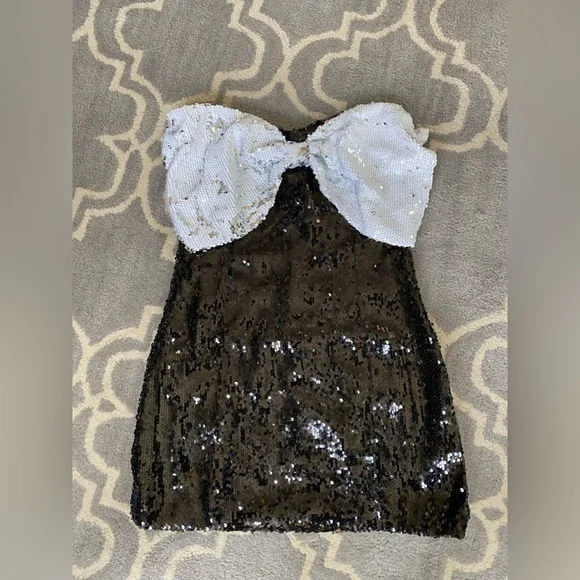 Nasty Gal Contrast Bow Sequin Bodycon Mini Dress Size 6 - New with Tags - Picture 4 of 8